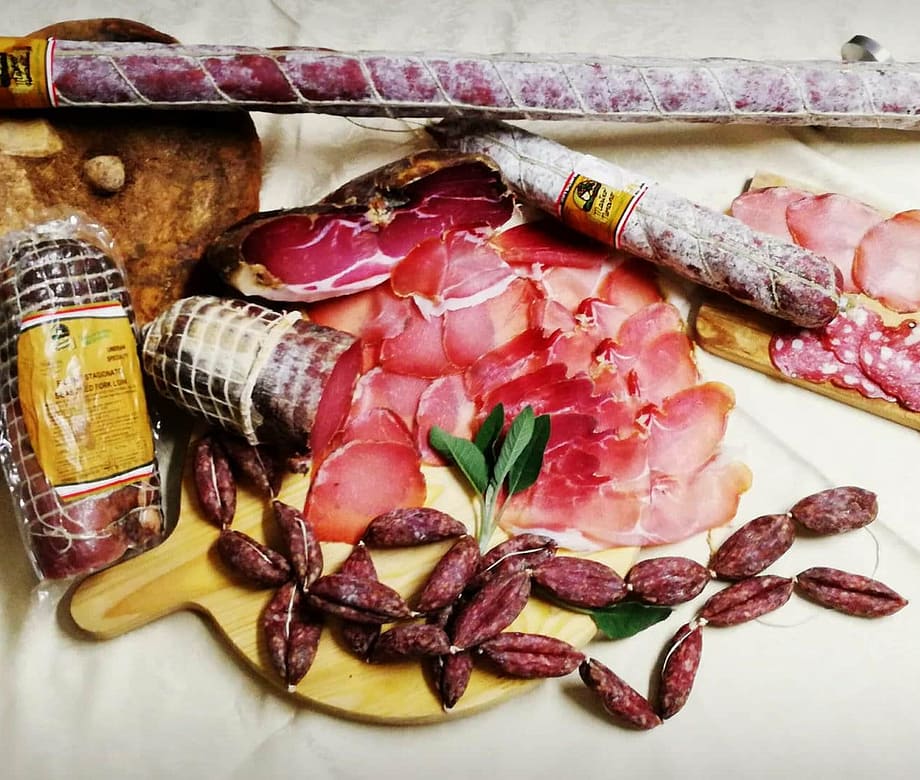 Una Pasqua tipica umbra corallina e torta al formaggio